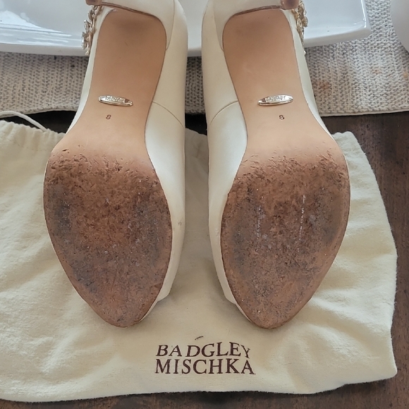 Badgley Mischka Cream Heels with Crystal Detail, Size 8 - Picture 4 of 4